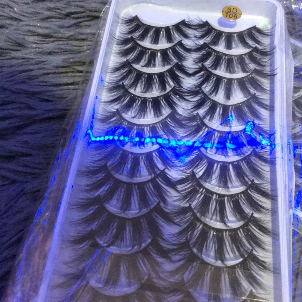 False Eyelashes - Picture 2 of 4
